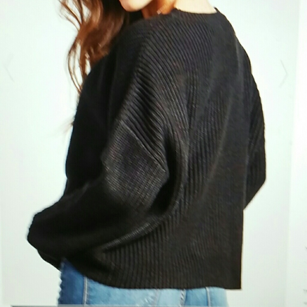 Round Neck Long Sleeves Sweater - Picture 5 of 7
